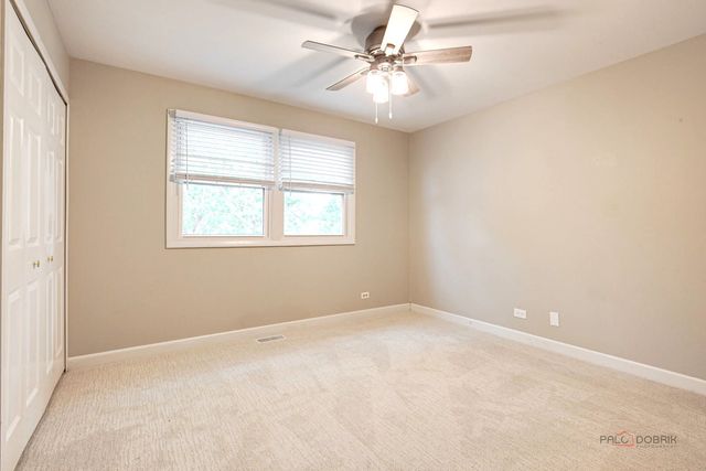 562 Applegate Lane, Lake Zurich, IL 60047