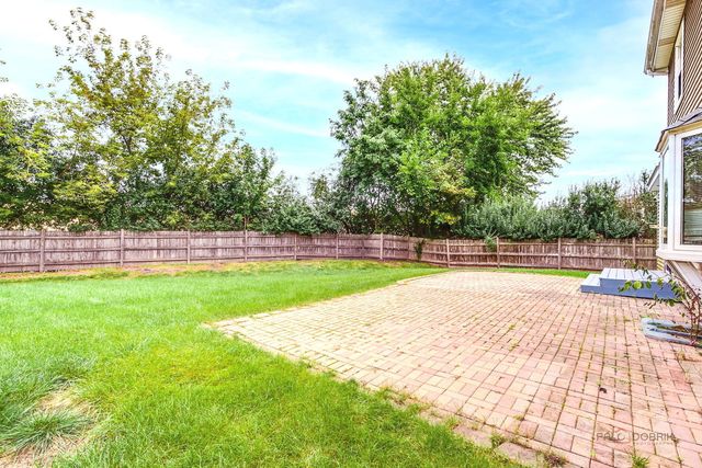 562 Applegate Lane, Lake Zurich, IL 60047