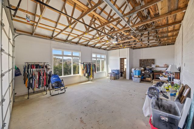 57 Lakeside Dr, Carthage, TN 37030