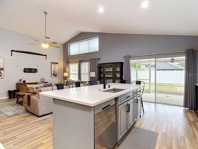8278 PEAK AVENUE, Lakeland, FL 33810