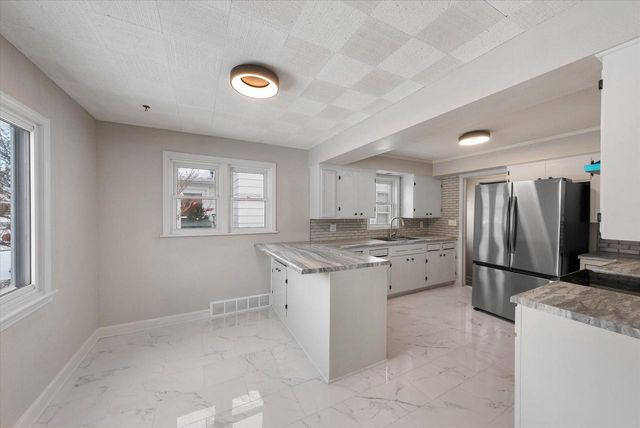 1217 North AVENUE, Sheboygan, WI 53083