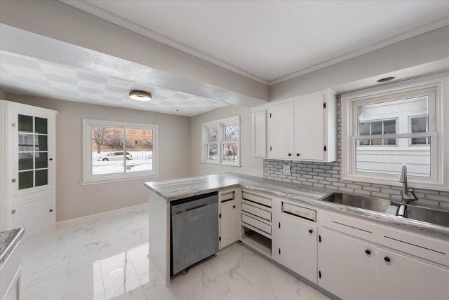 1217 North AVENUE, Sheboygan, WI 53083