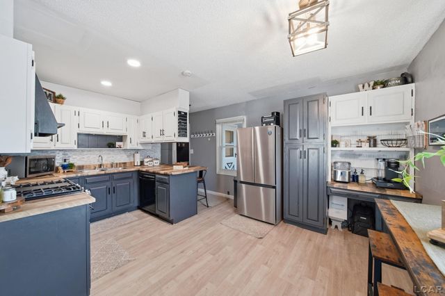422 May Drive, Adrian, MI 49221