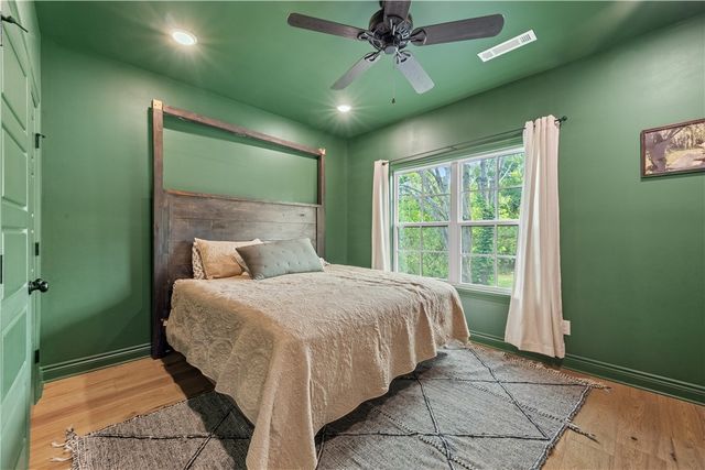 335 Combs Avenue, Fayetteville, AR 72701