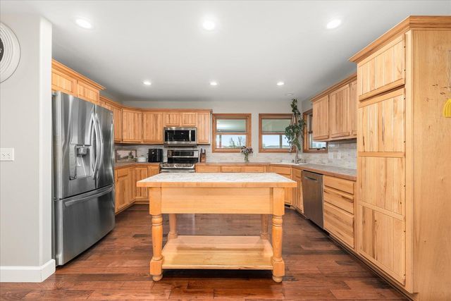 6810 W Wild Rose Rd, Deer Park, WA 99006