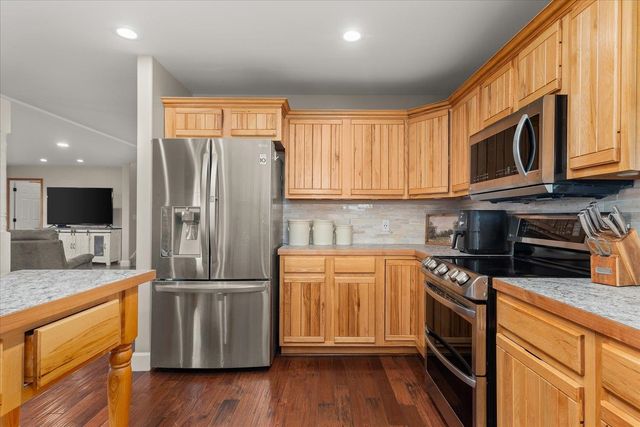 6810 W Wild Rose Rd, Deer Park, WA 99006