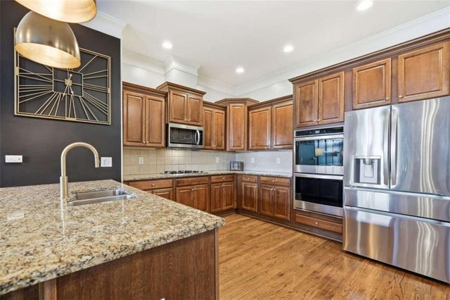 151 West Ridge Way, Roswell, GA 30076