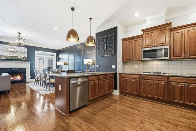 151 West Ridge Way, Roswell, GA 30076