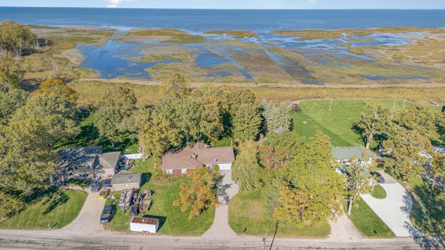 799 Knodt Road, Essexville, MI 48732