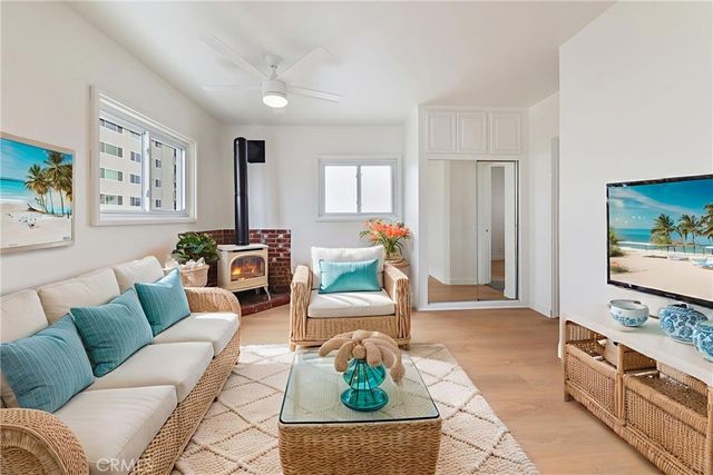 311 E Edgewater B, Newport Beach, CA 92661