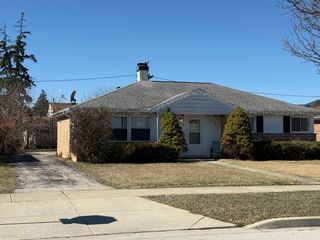 982 W Villa Drive, Des Plaines, IL 60016