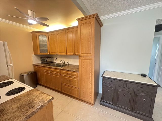 4032 Cambridge B 4032, Deerfield Beach, FL 33442