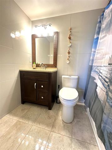 4032 Cambridge B 4032, Deerfield Beach, FL 33442