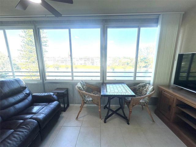 4032 Cambridge B 4032, Deerfield Beach, FL 33442