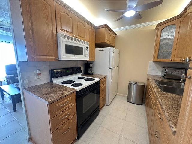 4032 Cambridge B 4032, Deerfield Beach, FL 33442