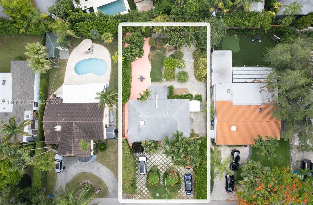 4245 Braganza Avenue, Miami, FL 33133