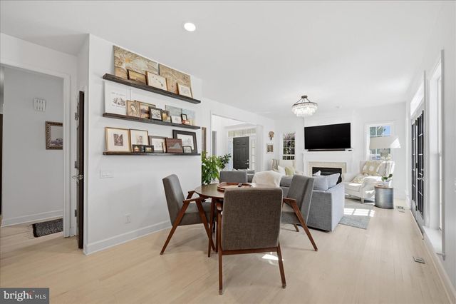 20729 RED CEDAR DR, Leesburg, VA 20175