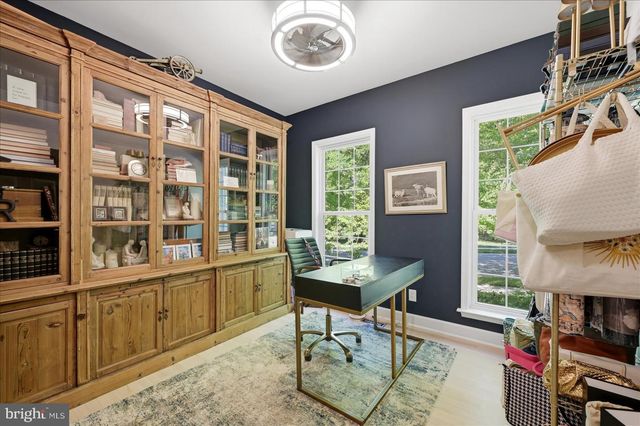 20729 RED CEDAR DR, Leesburg, VA 20175