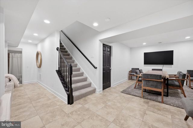 20729 RED CEDAR DR, Leesburg, VA 20175