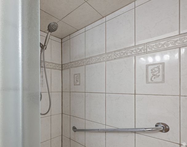 6452 W 3270 S, West Valley City, UT 84128