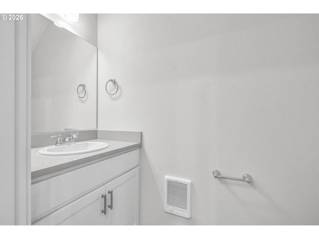 9259 E Burnside St, Portland, OR 97216