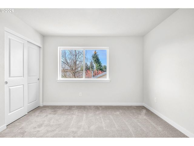 9259 E Burnside St, Portland, OR 97216