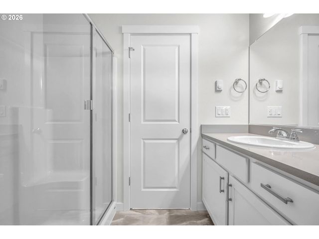 9259 E Burnside St, Portland, OR 97216