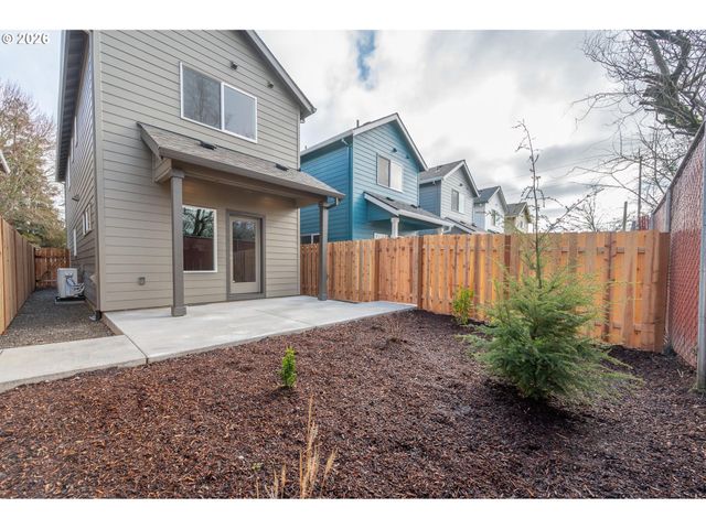 9259 E Burnside St, Portland, OR 97216