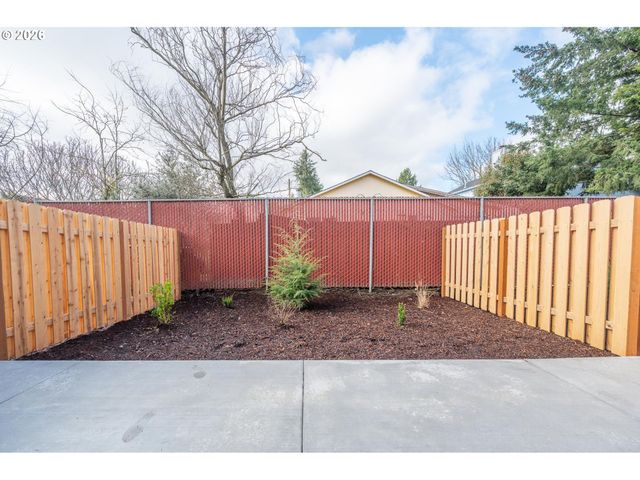 9259 E Burnside St, Portland, OR 97216