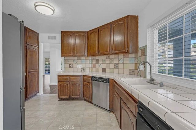 1005 Lakeview, Azusa, CA 91702