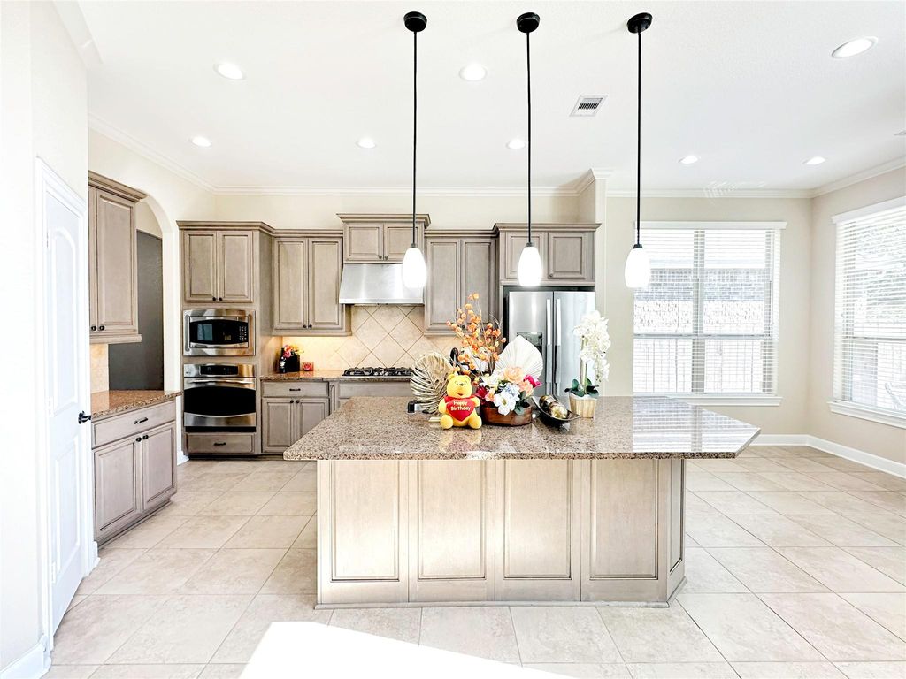 Image 16 of property listing at 26827 Longleaf Valley Drive, Katy, TX 77494