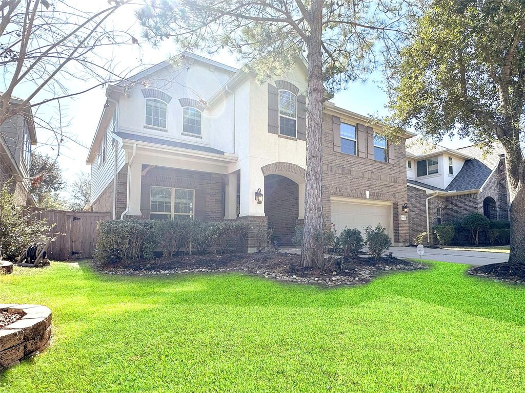 Image 2 of property listing at 26827 Longleaf Valley Drive, Katy, TX 77494