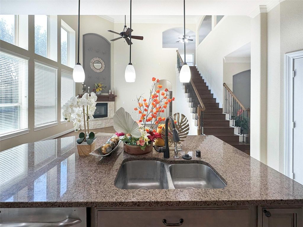 Image 20 of property listing at 26827 Longleaf Valley Drive, Katy, TX 77494