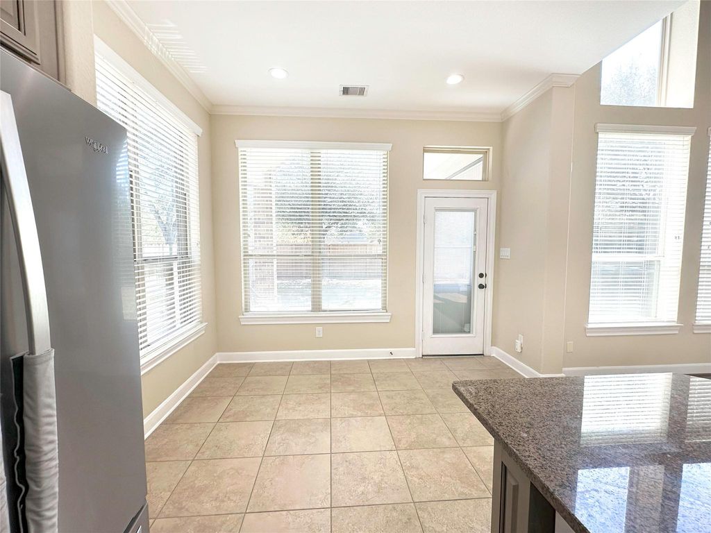 Image 21 of property listing at 26827 Longleaf Valley Drive, Katy, TX 77494