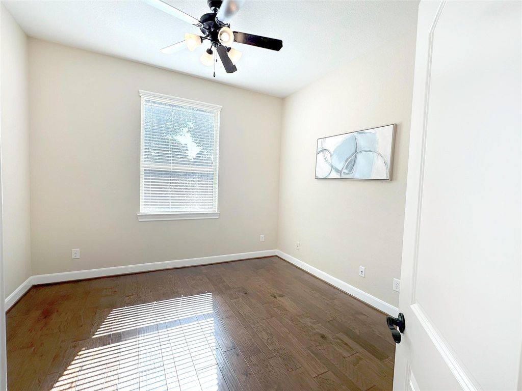 Image 23 of property listing at 26827 Longleaf Valley Drive, Katy, TX 77494