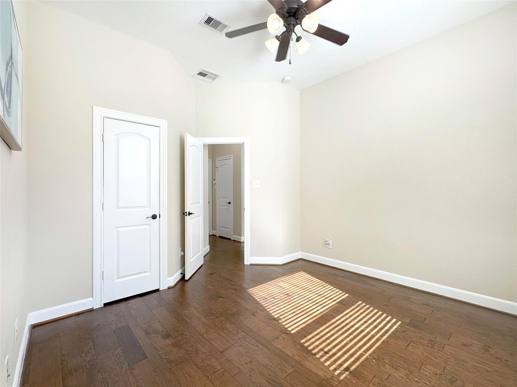 Image 24 of property listing at 26827 Longleaf Valley Drive, Katy, TX 77494