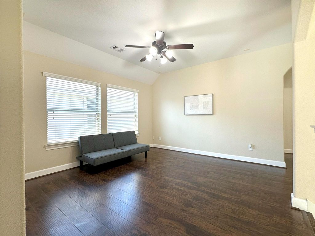 Image 29 of property listing at 26827 Longleaf Valley Drive, Katy, TX 77494