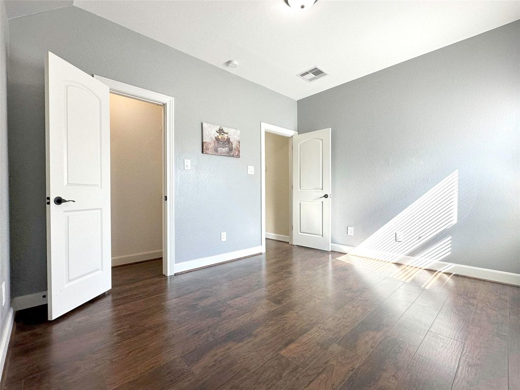 Image 32 of property listing at 26827 Longleaf Valley Drive, Katy, TX 77494