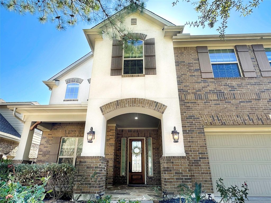 Image 4 of property listing at 26827 Longleaf Valley Drive, Katy, TX 77494