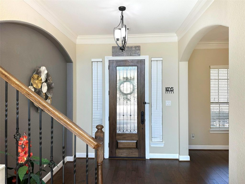 Image 7 of property listing at 26827 Longleaf Valley Drive, Katy, TX 77494