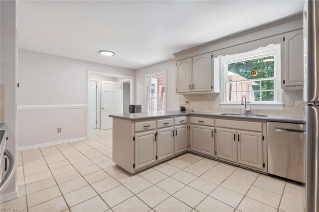 1433 Williams CIR, Suffolk, VA 23434
