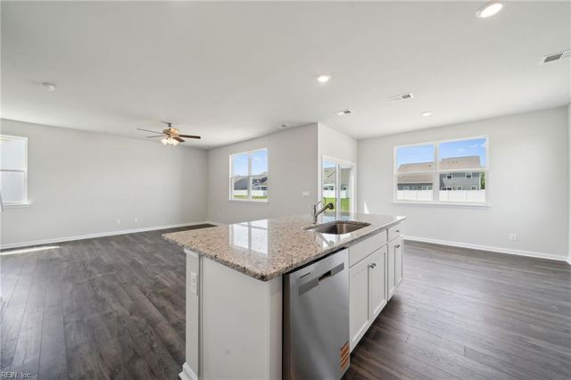 1118 Erin DR, Suffolk, VA 23435