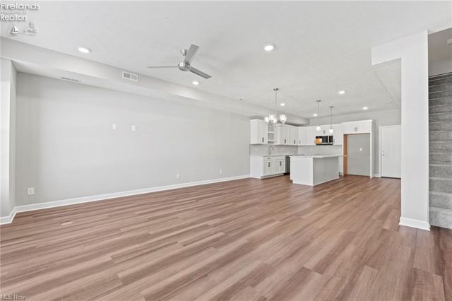 457 Harbor Lane, Lorain, OH 44052