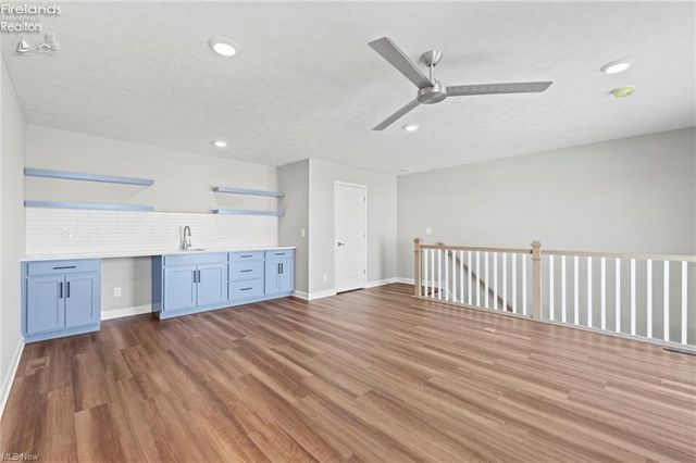 457 Harbor Lane, Lorain, OH 44052