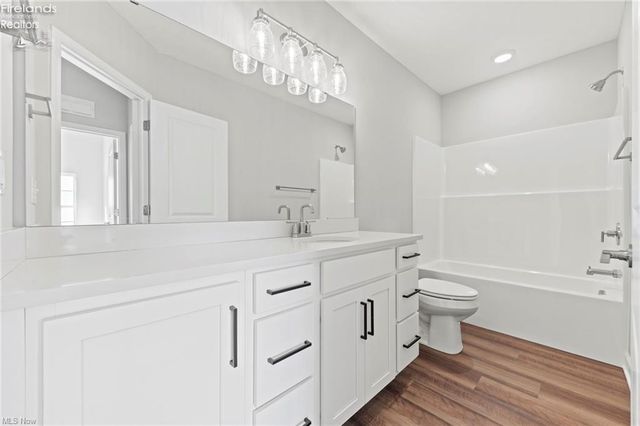 457 Harbor Lane, Lorain, OH 44052