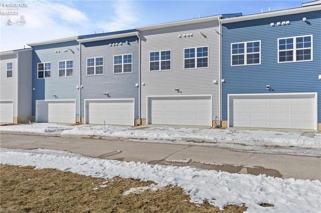 457 Harbor Lane, Lorain, OH 44052