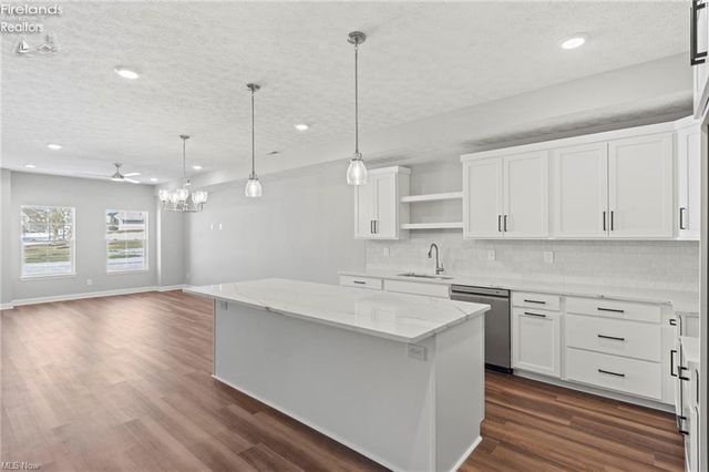 457 Harbor Lane, Lorain, OH 44052