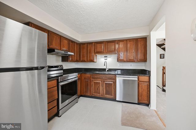 5831 ROCK FOREST CT, Centreville, VA 20121