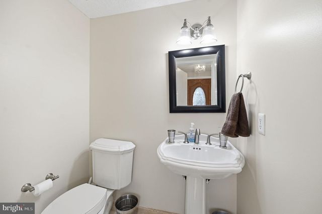 5831 ROCK FOREST CT, Centreville, VA 20121