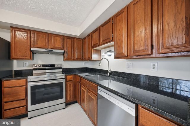 5831 ROCK FOREST CT, Centreville, VA 20121